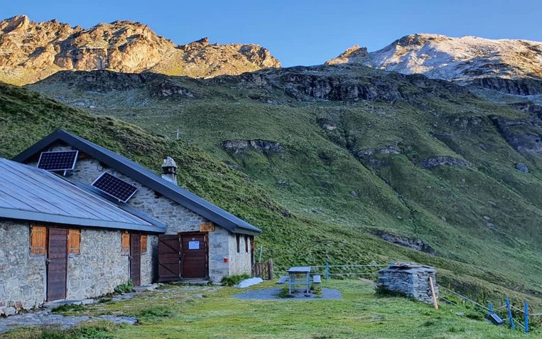 Cabane de la Barmaz 2457 m