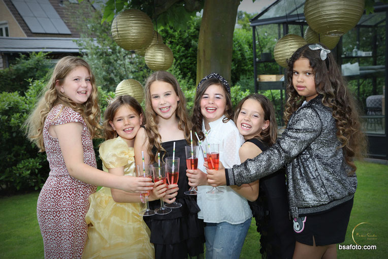 Kinderfeest fotoshoot met vriendinnen in Oosterhout – glamour party met professionele fotografie