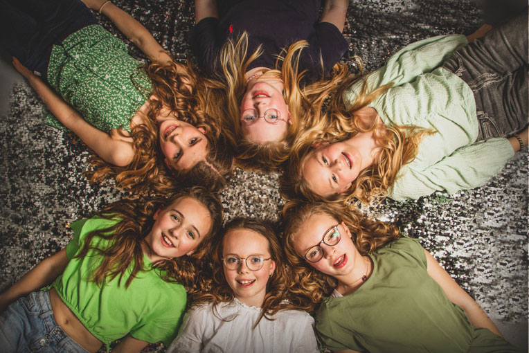 Kinderfeest fotoshoot in Oosterhout en Breda met professionele make-up en fotostudio voor vriendinnen en verjaardagen