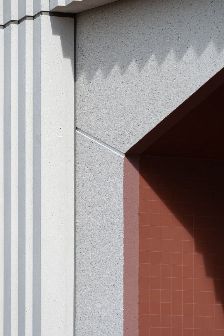 Exterieur, drone-opname en in Amsterdam. Ontworpen door Art Hoksbergen Architecten. Gebouwd door Hegeman Bouw & Infra