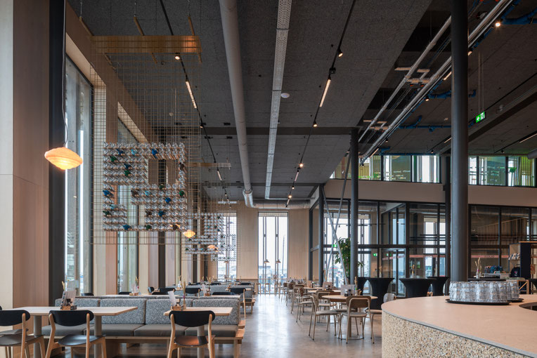 Exterieur, opname van het WEC Wereld Erfgoed Centrum in Lauwersoog, ontworpen door Dorte Mandrup