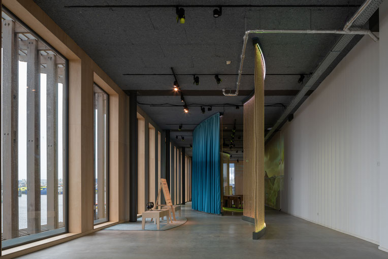 Exterieur, opname van het WEC Wereld Erfgoed Centrum in Lauwersoog, ontworpen door Dorte Mandrup