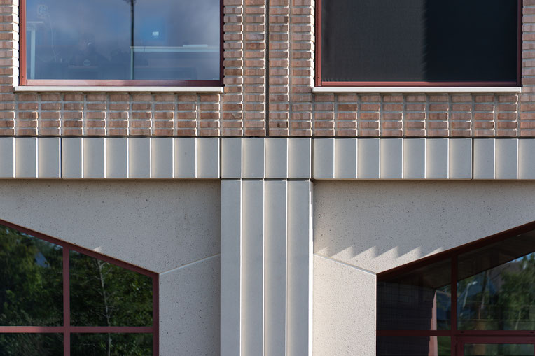 Exterieur, drone-opname en in Amsterdam. Ontworpen door Art Hoksbergen Architecten. Gebouwd door Hegeman Bouw & Infra