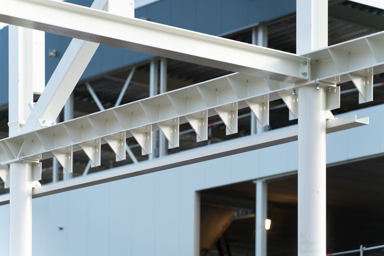 Exterieur, drone-opname van de bouw van het kantoorpand en fabriek van verf en tekenbenodigdheden van Royal Talens in Apeldoorn. Ontworpen door Bronsvoort en Blaak Architecten en gebouwd door Pleijsierbouw uit Genemuiden  