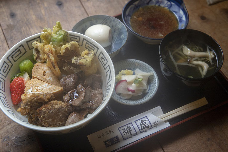 酔虎夢さんの山賊丼