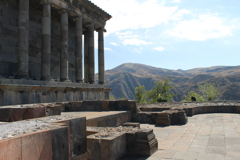 Der antike Tempel von Garni.