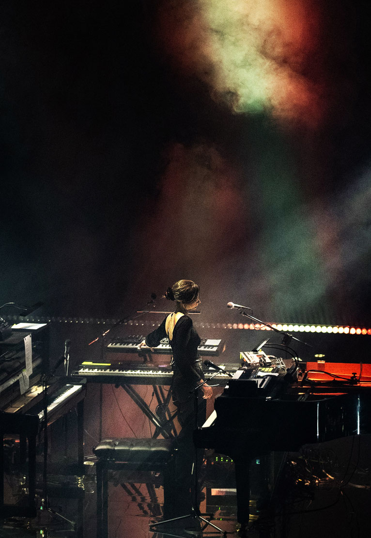 Hania Rani live concert photo at Salle Pleyel in Paris, April 3, 2025, taken by Vivien Liskovsky