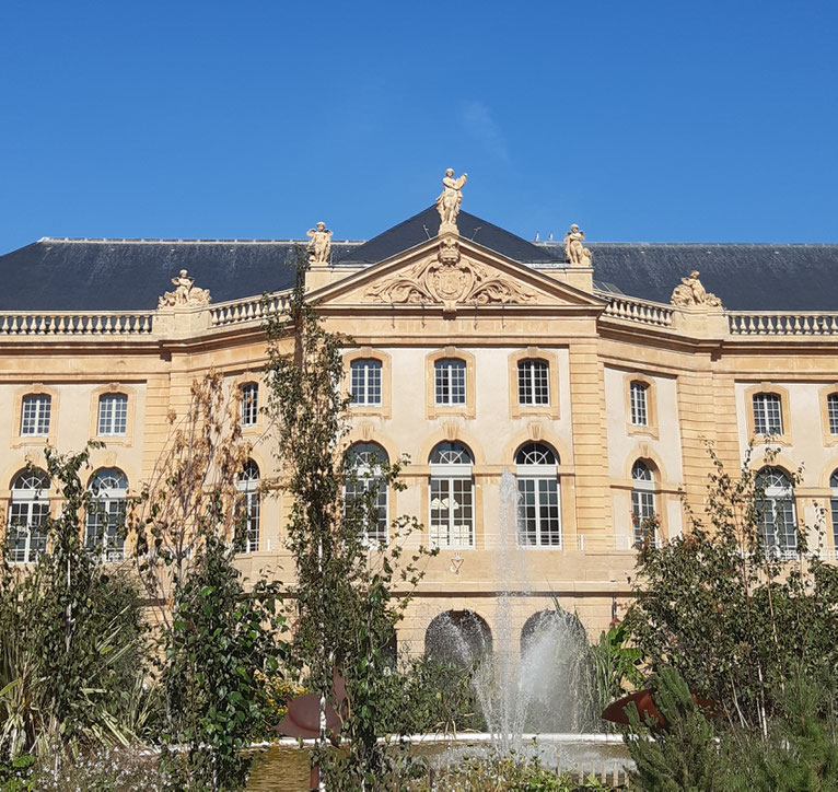 Die Oper von Metz gehört zu den ältesten in Europa und ist im klassizistischen Stil gehalten...