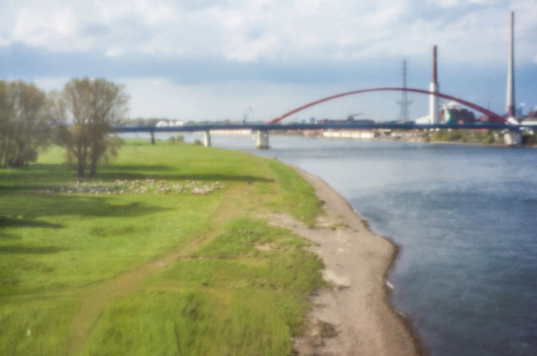 Rhein, Duisburg, Brücke der Solidarität
