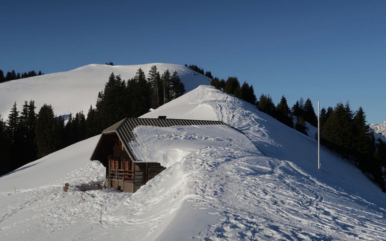 Cabane de l'Oberegg 2019 op 1818 m © Oliver Neumann