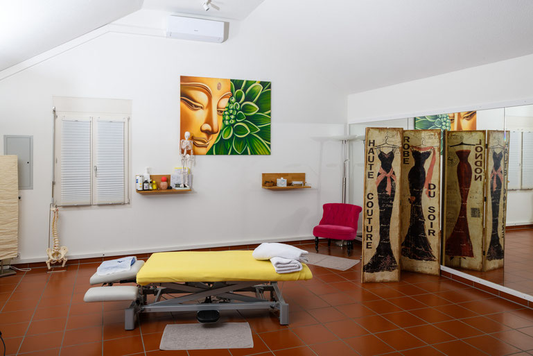 Innenansicht Gesundheitspraxis Vital in Volketswil, Massageraum, Massage