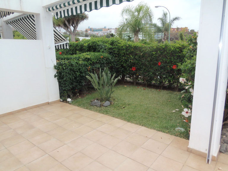 Terrasse mit Gartenteil