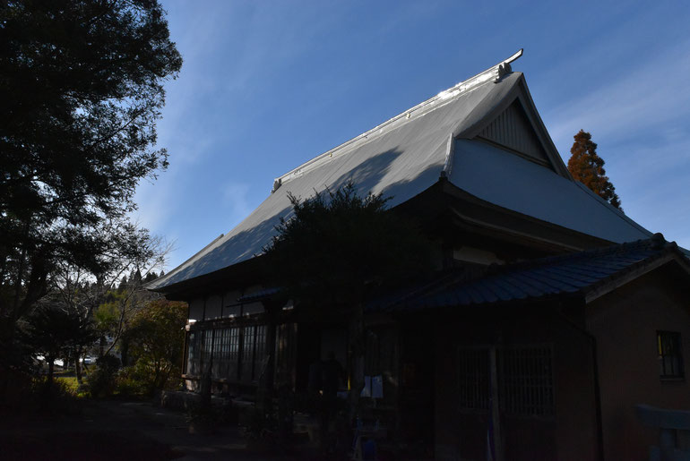 水上村の猫寺・・・屋根の改修工事も完了！綺麗になりました(=^・^=)