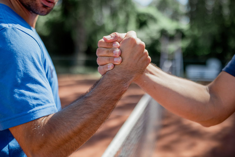 Individuelles Einzelcoaching: Flexibel, persönlich oder online. Erste Stunde kostenlos. Preise: Einzelsitzung 60€, Pakete (5 Std. 250€, 10 Std. 450€). Gruppencoaching: 11-wöchiger Kurs online, Gesamtpreis 88€.