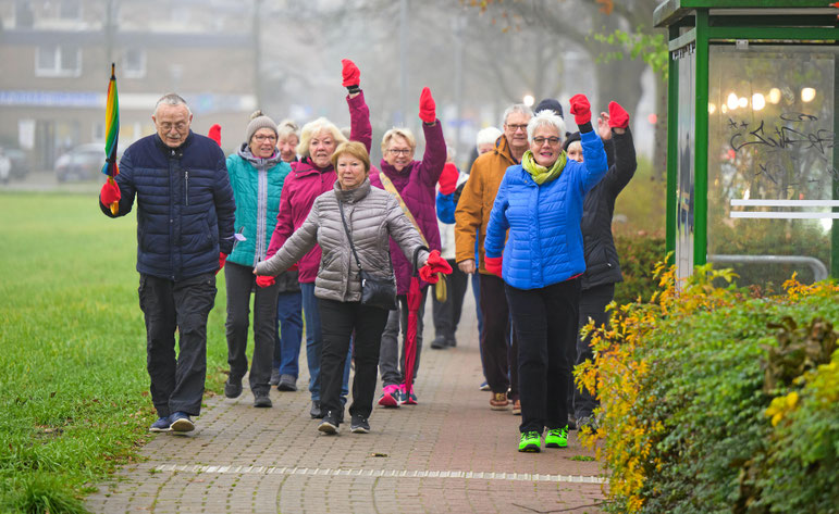 Foto: Sportgruppe beim Wandern