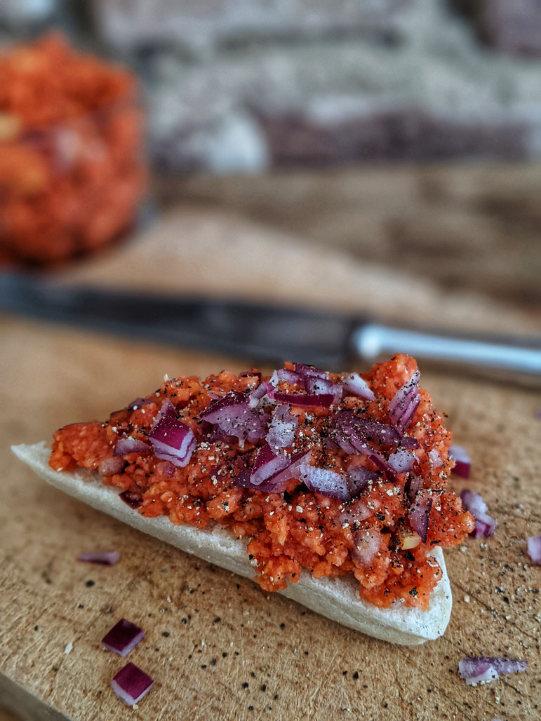 die Essklasse der alten Dorfschule - veganes Mett - eine Alternative zu Fleisch