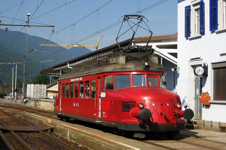 Roter Pfeil, Red arrow, Switzerland, Schweiz, Triebwagen, Schnelltriebwagen, Schweiz, Suisse, Svizzera, SBB, Oensingen, Balsthal, Bahn Zug, treno, RBe 2/4, railway, railcar, fleche rouge, suisse, stoll, hansruedi, hans-rudolf