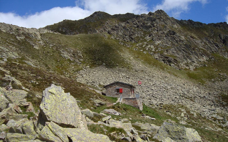 Rifugio Gana Rossa 2270 m