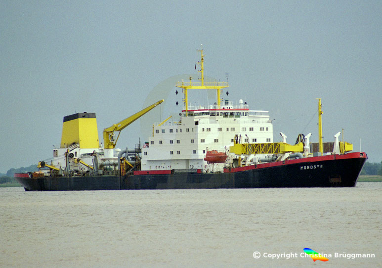 Hopperbagger NORDSEE nach Ummbauten 2002 auf der Elbe