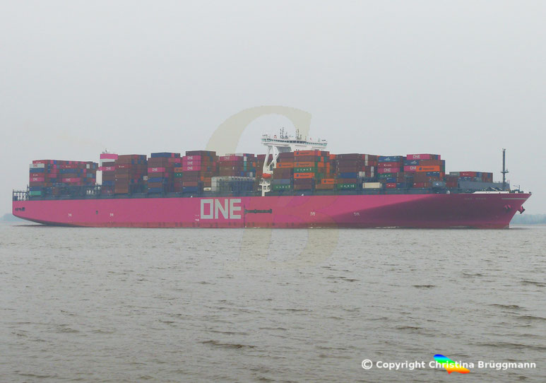 Das neuse Containerschiff der ONE-Reederei, die ONE GRUS,