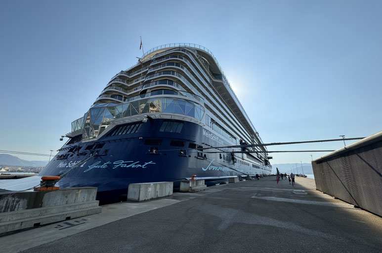 Bild: Unser Kreuzfahrtschiff Mein Schiff 2