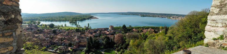 Bild: Der Ort Angera am Lago Maggiore