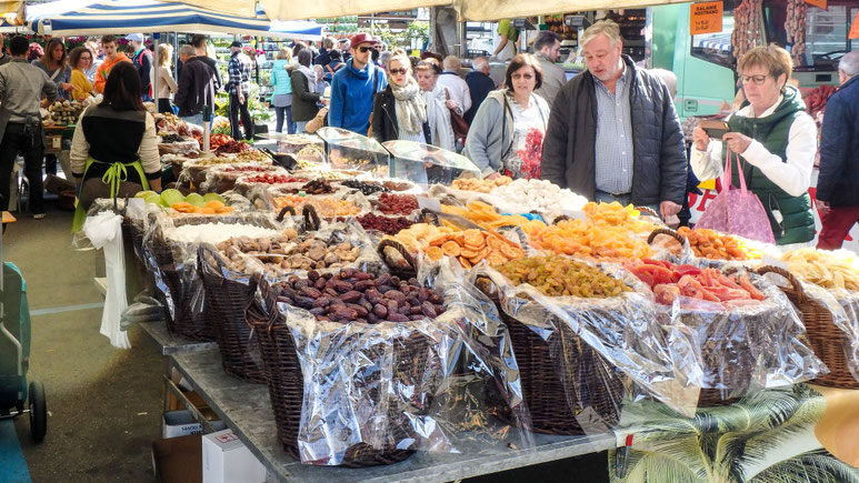 Bild: Der Markt in Luino