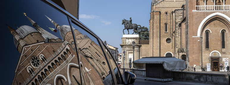 Farbphoto der Basilica di Sant`Antonio in Padua im Panorama-Format