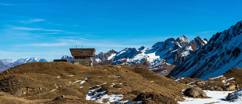 Capanna cordo Gries 2338 m, het ruimteschip is geland