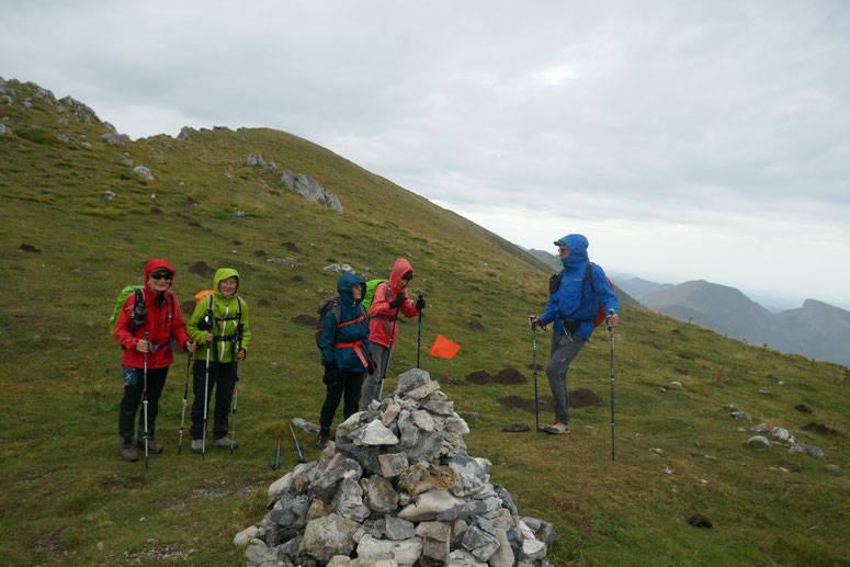 arrivée sur la ligne de crête du Bassia - point coté 1826 m