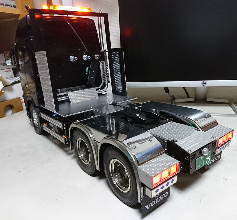 ボルボ3軸トレーラーヘッドの完成 - ラジコントラック改造に特化