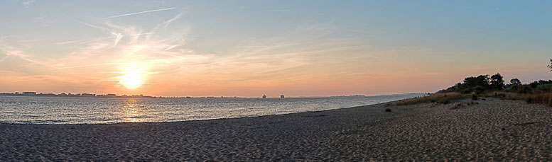 Bild: Foto vom Sonnenaufgang von der Insel Krautsand