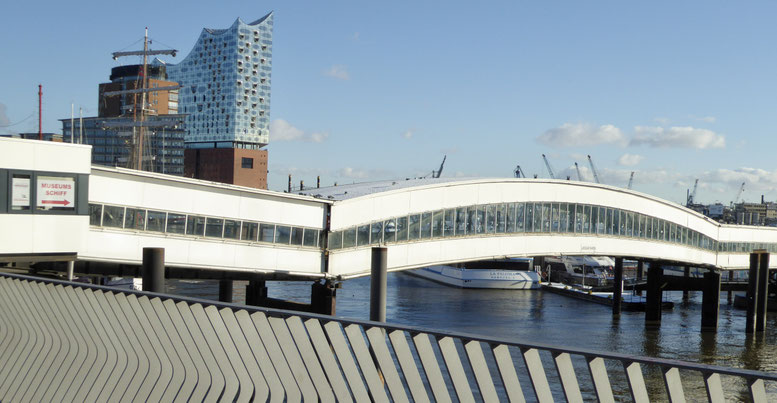 Bild: Überseebrücke und Elbphilharmonie
