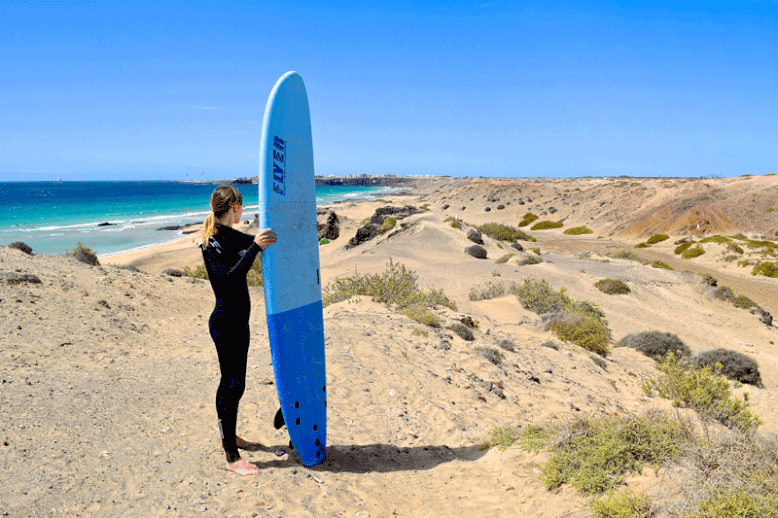 Surf Camp Fuerteventura - Surfing in El Cotillo