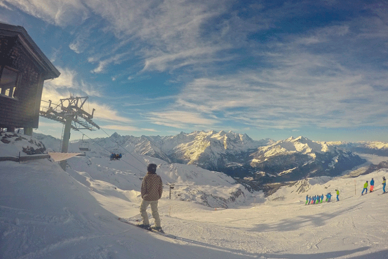 What to Do in Switzerland in Winter - Skiing in Hasliberg