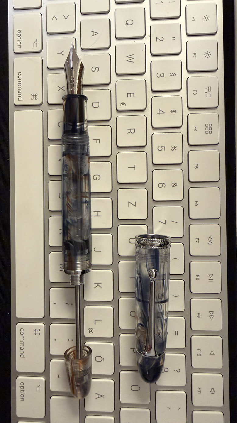 Gezogener Füllgriff mit Füllstange und Metallabschlußbefestigung (beim Pilot Custom 823 aus Plastik)