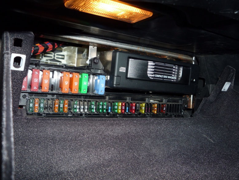 Fuses and relay blocks BMW E60 Free PDF's