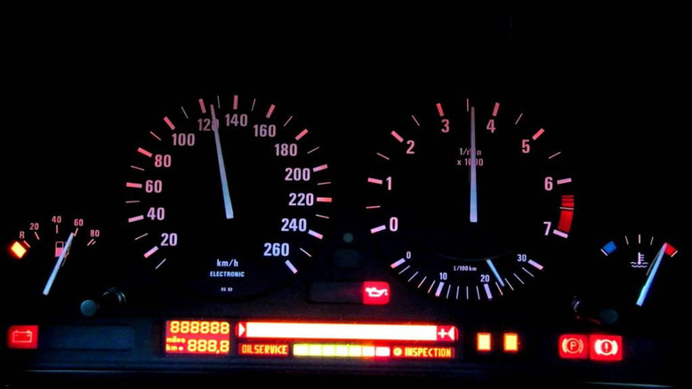 Dashboard E34 during the test.