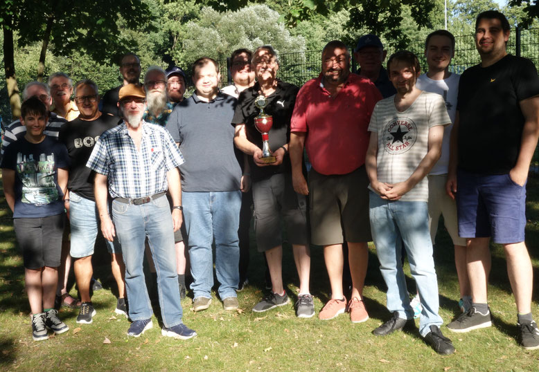 Die Teilnehmer des Sommerfestes 2025 (Foto: W. Uhlich)