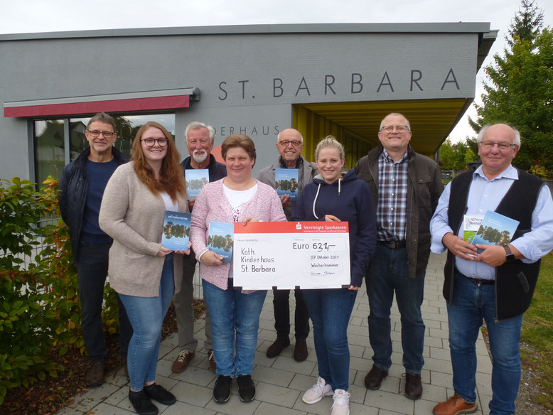 Von links: Bernhard Rauch, Lisa Spring, Hermann Bäumler(Kirchenverwaltung), Anita Schwirzer, Ottmar Braun, Laura und Roland Braun, Eckhard Bodner