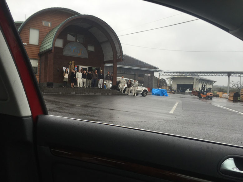 大分に向かう車の中から撮った一枚　皆さんに見送ってもらって泣きそうに（実はちょっと泣いてた）