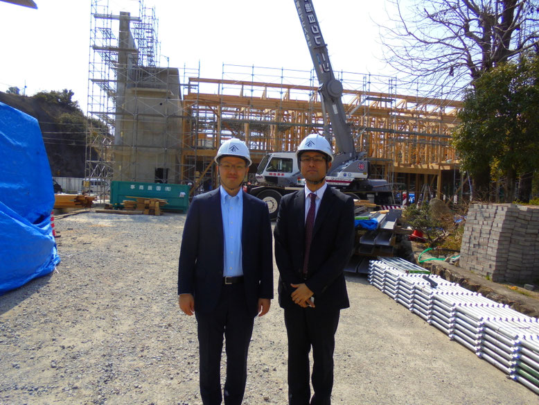 山長商店の榎本副社長(左)と新永氏(右)