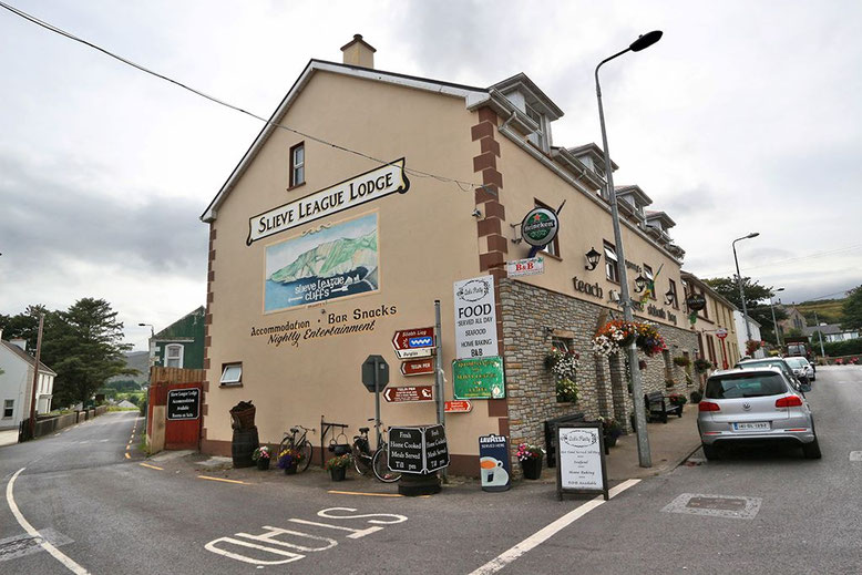 Vor der Slieve League Lodge geht es links ab in Richtung Slieve League.