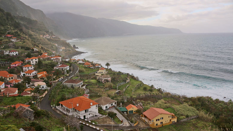 Küste zwischen São Vicente und Ponta Delgada.