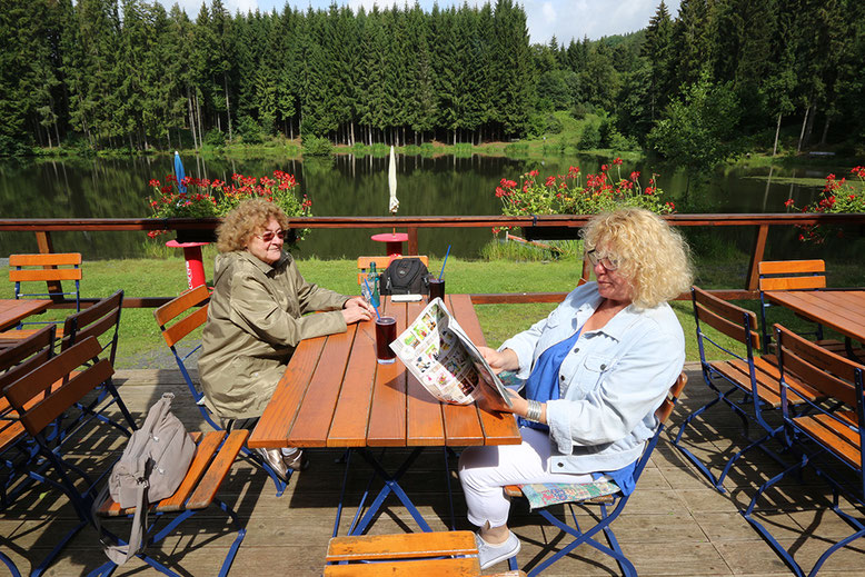 Sonnenbad auf der Außenterrasse.