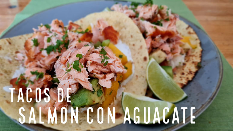 Tacos de salmon con aguacate
