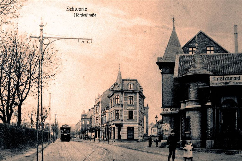 Strassenbahn auf der Hörderstrasse, später unbenannt in Rathausstrasse, vorne rechts die Kuhstrasse
