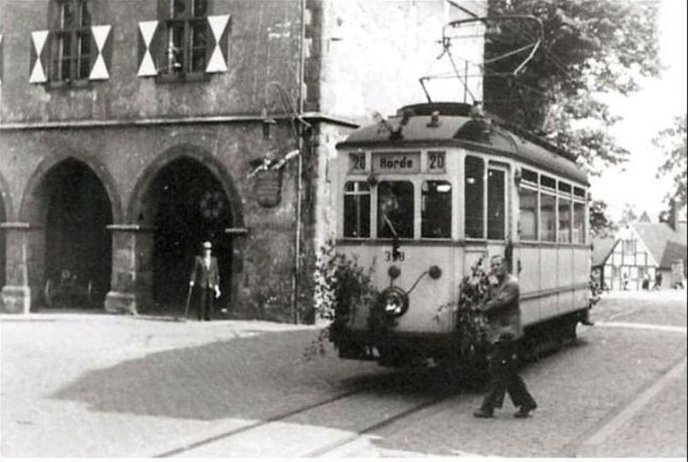 Strassenbahn neben dem Ruhrtalmuseum am Markt 30.Juni 1954 letzte Fahrt