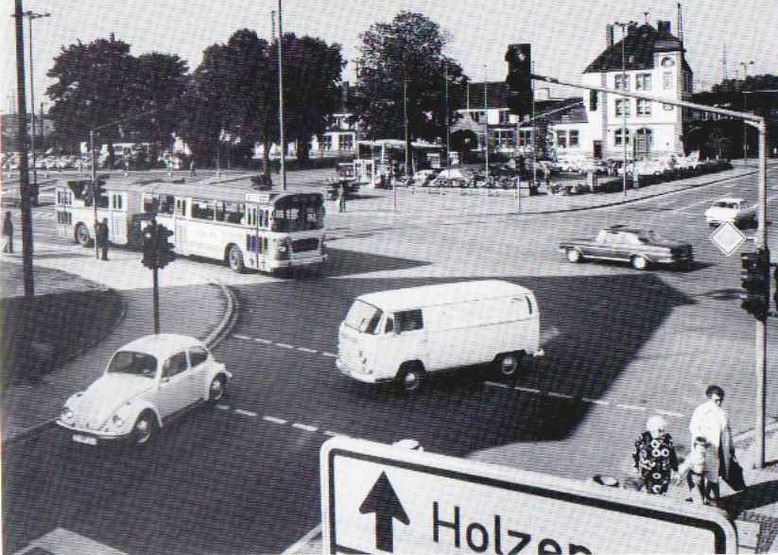 Der Bahnhofsvorplatz 1975 