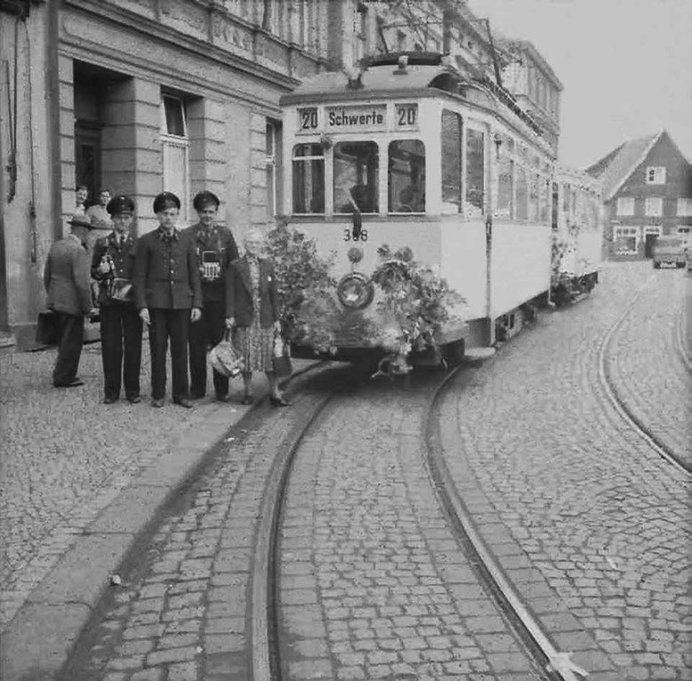 rechts hinten das Haus von Bäckerei Kessler auf dem Marktplatz 